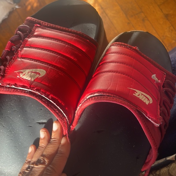 Used Mens Slides. Very comfy, Foam Memory, Molds into your feet. - Picture 3 of 4